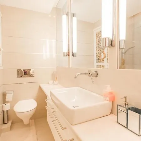 Daire A Cozy In Kolonaki Of