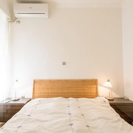 A Cozy In Kolonaki Of Daire *